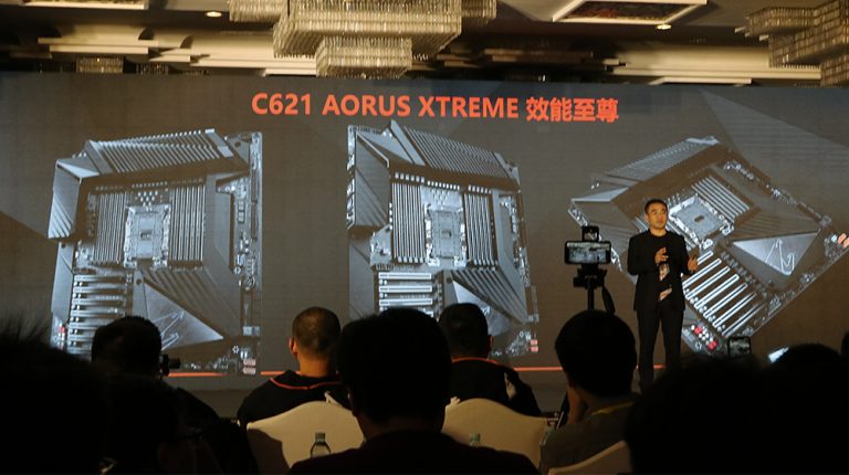 Gigabyte C621 AORUS Xtreme Motherboard For Intel Xeon W-3175X Showcased, 32 IR Digital VRMs – Overclocks The 28 Core Beast To 5 GHz With Liquid Chiller Cooling Gigabyte C621 AORUS Xtreme Motherboard For Intel Xeon W-3175X Showcased, 32 IR Digital VRMs – Overclocks The 28 Core Beast To 5 GHz With Liquid Chiller Cooling