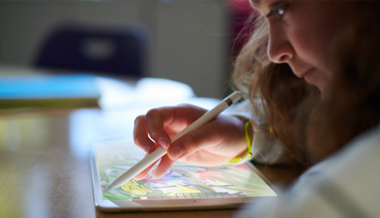 Apart From Apple Pencil, You Can Also Use Logitech Crayon With The iPad Air 3 And iPad mini 5 Apart From Apple Pencil, You Can Also Use Logitech Crayon With The iPad Air 3 And iPad mini 5